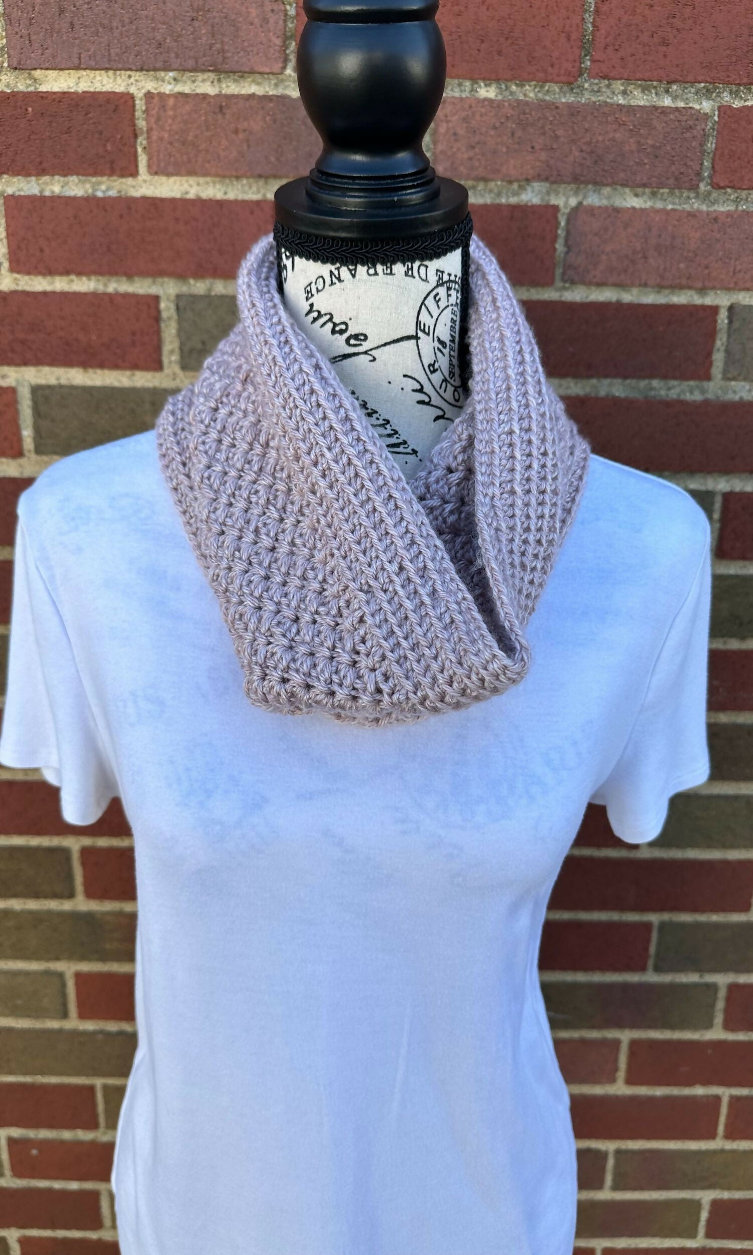 Wolf Canyon Cowl (Crochet)